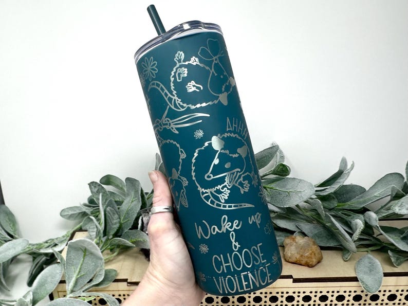 Süße aber wilde Opossum Reisebecher, Opossum Geschenk Lustige Kaffeetasse (20 Unzen dünn) Bild 1