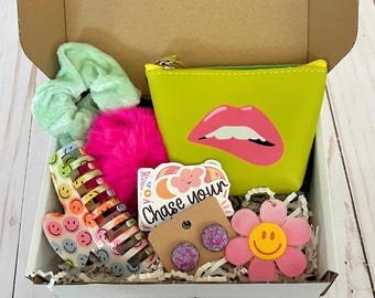 Retro Smiley Face Gift Set: Happy Vibes Accessories for Teens