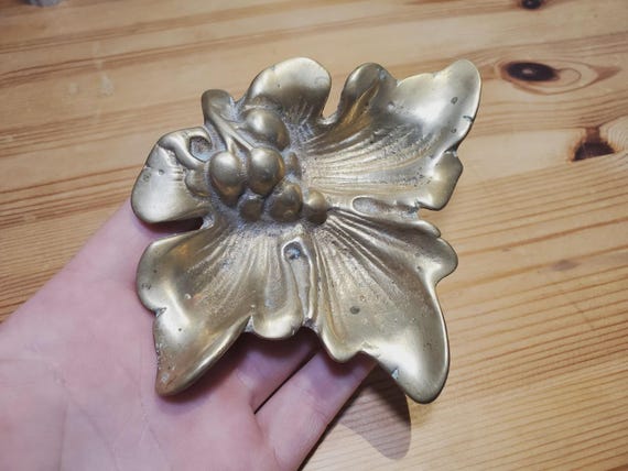 Vintage Solid Brass Grape Leaf Trinket Ring Dish … - image 1