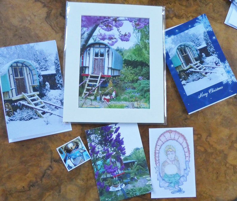 Winter Days Set three: Romany Inspired Gift Set Unique Gypsy Caravan Prints /& Greetings Card with Fridge Magnet Free Christmas Card