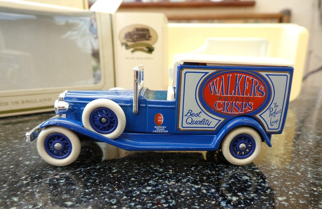 Advertisements Walkers Crisps Cast Promotional Model Days Gone Die Art & Collectibles