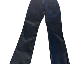 Pantalones Cache de cuero negro estilo Y2K de principios de los 2000