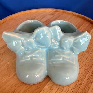 McCoy Blue Baby Shoes With Bows 1940s Pottery Planter Baby Gift Vintage Glazed