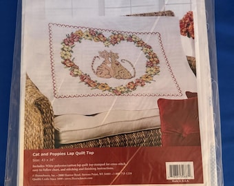 Dessus de courtepointe Herrschners estampé chats et coquelicots au point de croix sans fil