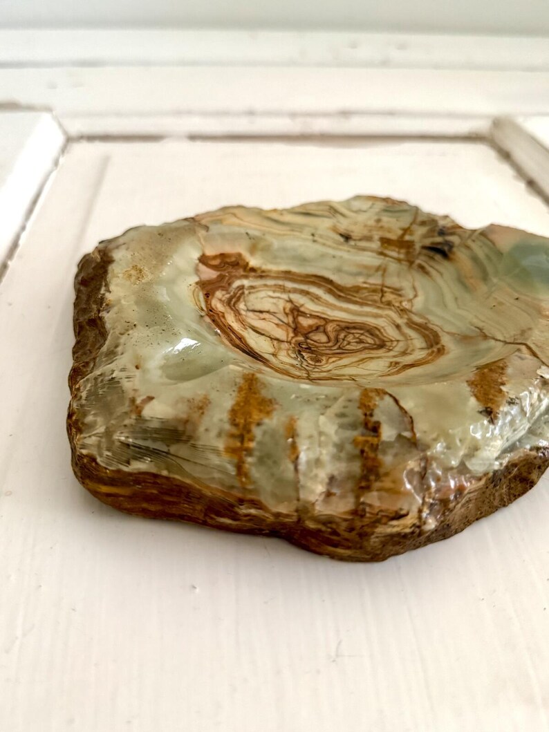 Cenicero/bol de piedra de ónix natural veteada tallada a mano, estilo vintage, con borde sin tratar, 7" imagen 2