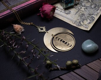 Maxi collier pendentif  phase de la lune en laiton