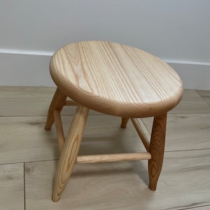 Lil' Ash Round Stool image 3