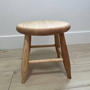 Lil' Ash Round Stool image 5