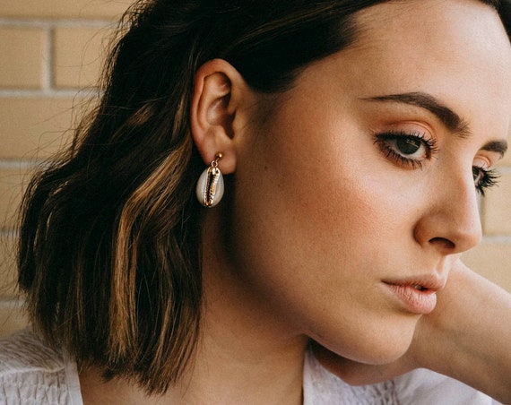 Monica shell earrings