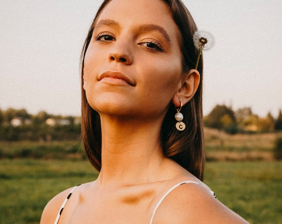 Maria monogram pearl earring