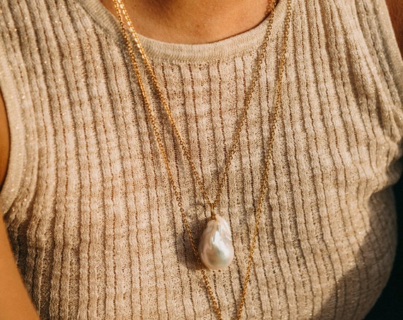 Rose Pearl Necklace