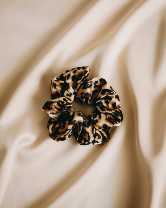 Mercedes hair scrunchie