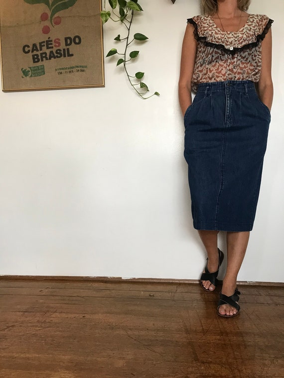 High waisted vintage skirt