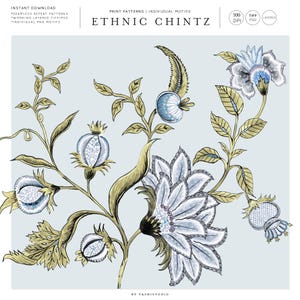 Puede incluir: Una ilustración digital de un patrón floral con flores y hojas azules y doradas sobre un fondo azul claro. El texto "ETHNIC CHINTZ" está en la parte superior de la imagen.