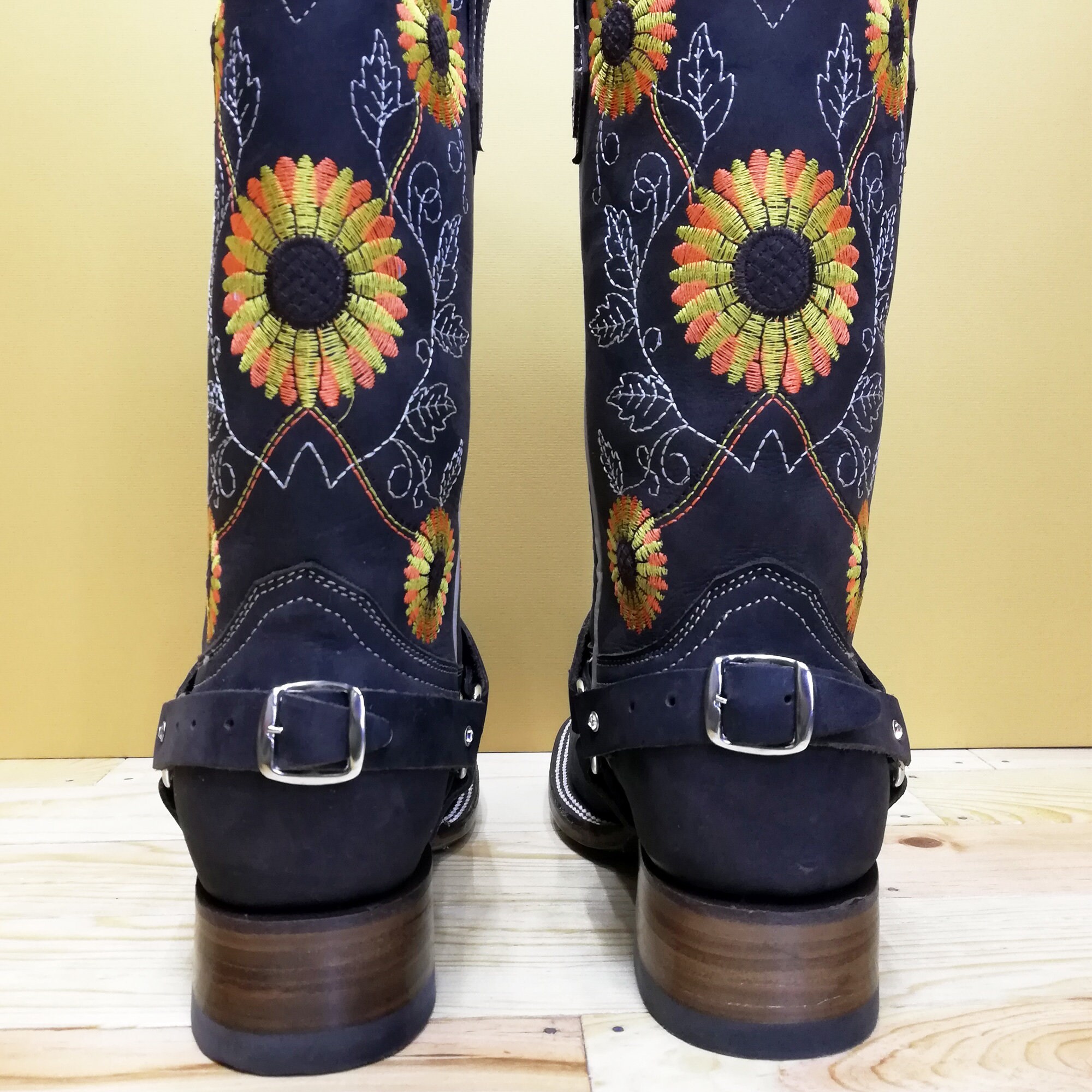 black sunflower cowboy boots