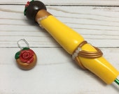 Princess Belle ergonomic crochet hook. Polymer clay crochet hook. Crochet hook. Handmade crochet hook. Stitch Marker.