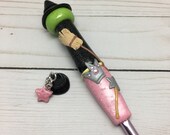 The Good and Bad Witch ergonomic crochet hook, Handmade crochet hook, Polymer crochet hook, Crochet hook, The Wizard of Oz, crochet