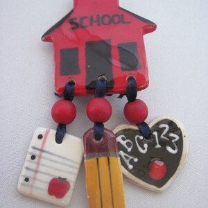 Vintage porseleinen School huis broche, leraar Gift, Student, School, Collectible, klasse, onderwijs cadeau, kerst, glazuur, als cadeau voor haar