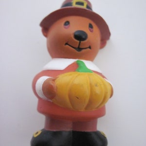 VintageThanksgiving Bear Pilgrim Acrylic Brooch Pin, Festive Halloween Pumpkin Holiday Pin with Safety Clasp, Gift, Costume Jewelry
