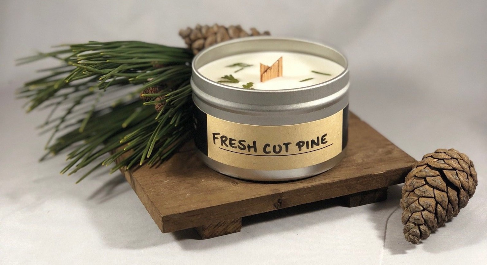 pine wood wick candle