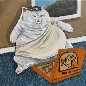 Pode incluir: Um gato branco vestindo uma toga e uma coroa de louro segura uma caixa de pizza com o texto "HOT-N-READY" nela. O gato está sentado em uma superfície com um padrão azul e verde.