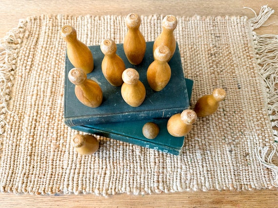 Jeu De Quilles Vintage En Bois Sur Thème Football - Fabriqué En Allemagne, Rare - Occasion