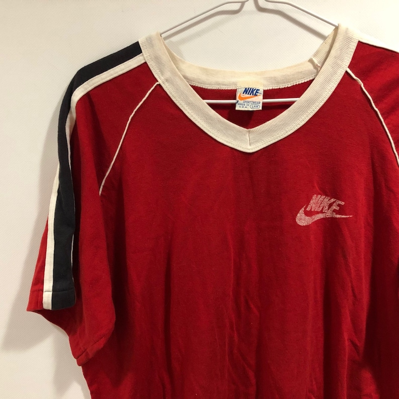 nike vneck tshirt