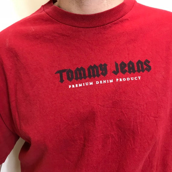 red tommy jeans t shirt