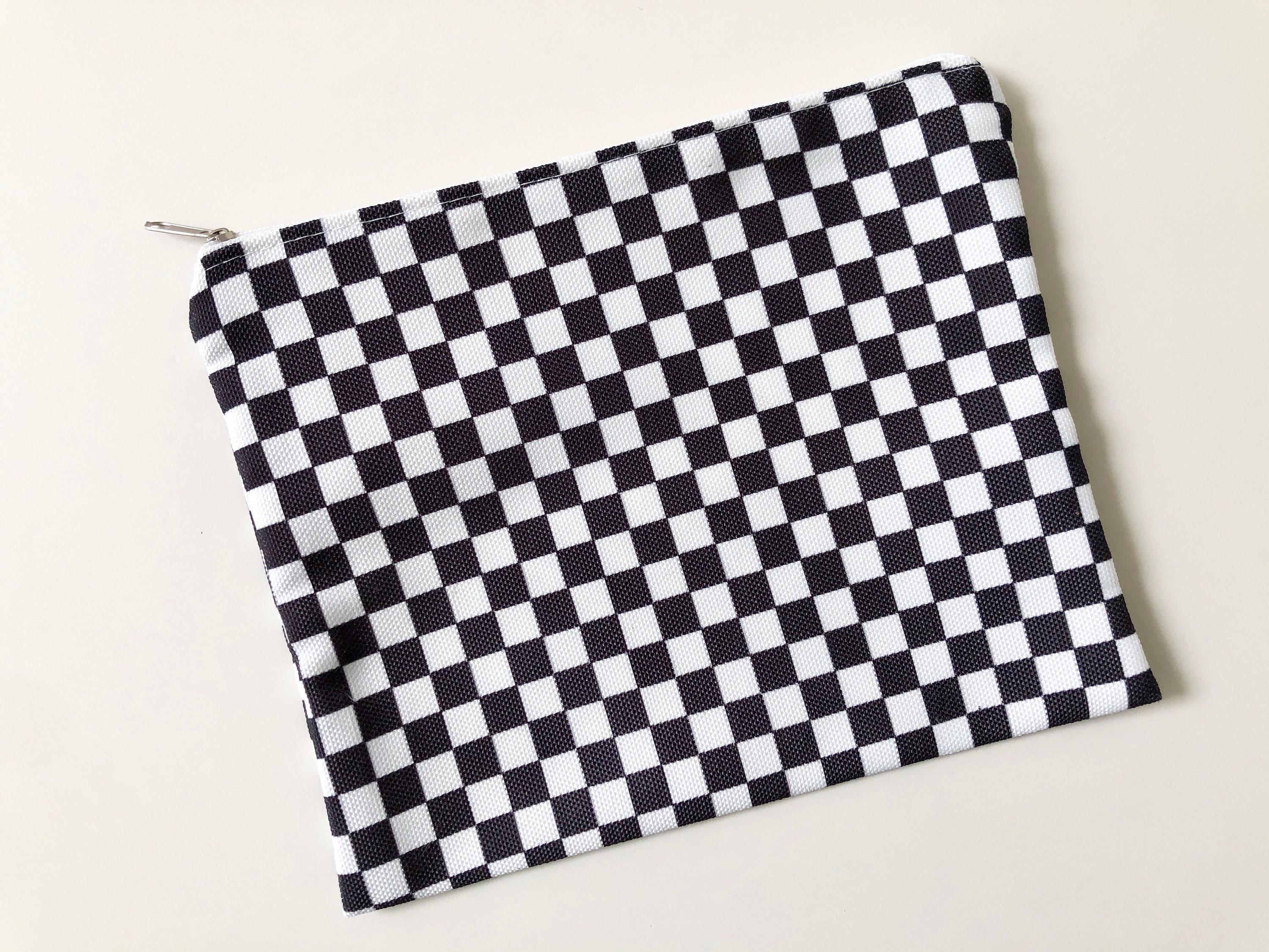 Black And White Printed Checkered cosmetic Zipper Jute Bag, Size: 7 X 5 X 4  Inch