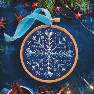 Snowflake Cross Stitch Kit - Christmas Cross Stitch Kit - Festive Craft Gift Set - Beginners Cross Stitch Kit - DIY ornament gift.