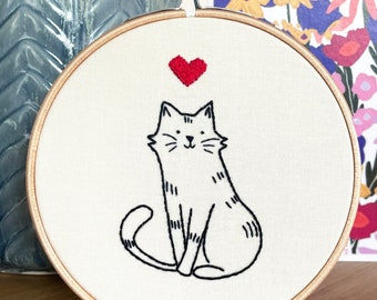 Cat Embroidery Kit. Easy embroidery kit perfect for beginners featuring a cute cat. Two fabric colour options.