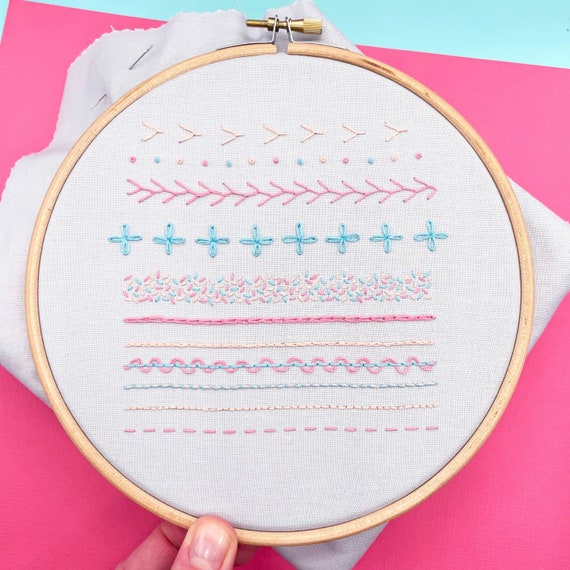 Easy Embroidery Kit, Learn 12 Decorative Embroidery Stitches. Printed  Fabric and Full Instructions, Easy Complete Craft Kit for Beginners. 