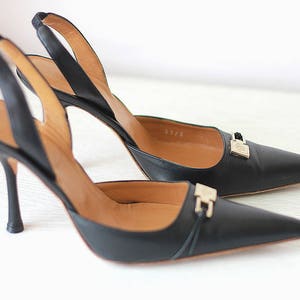Vintage GIANNI VERSACE Pumps Black Leather Gold Medusa Heels Women Shoes Luxurious Size EU 36,5 Made in Italy