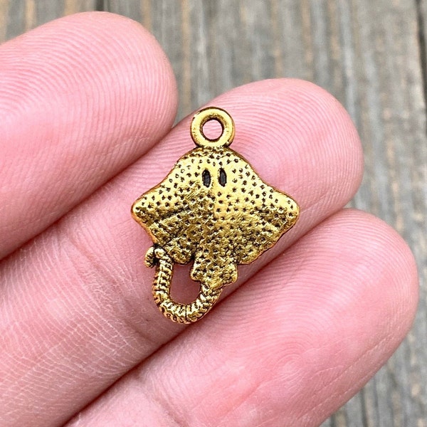 5 Golden Fish Charms Vintage Style Antique Design Stingray Sea Water Fishermen DIY Bohemian Jewelry Findings Yoga Mala Necklace Earrings.