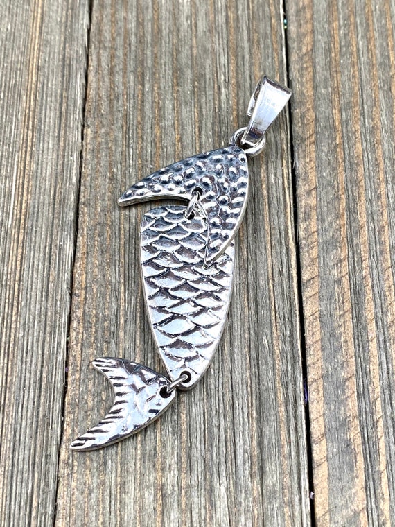 NA 40 Ciondoli A Forma Di Pesce In Lega D'Argento - Charm Fai Da Te Per Creare Collane, Bracciali E Bigiotteria - Dimensioni 23,5x7 Mm - Perfetti Per Portachiavi E Accessori