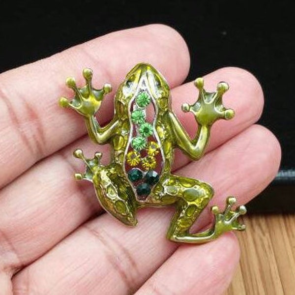 Green Enamel Frog Pendant DIY Bohemian Jewelry Findings Frog Lover's Toad Charm Rhinestones Long Sweater Pendant Yoga Mala Necklace Supply.