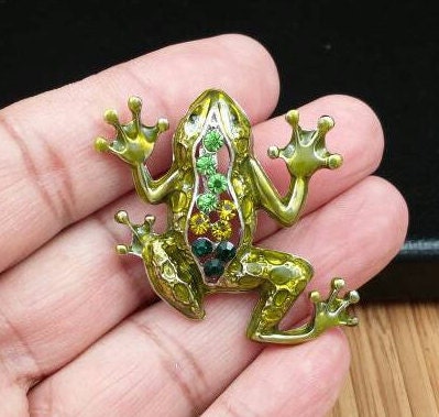 Green outlet frog necklace