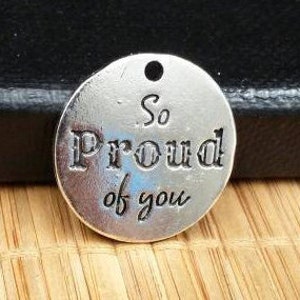 Tan orgulloso de ti Charms Refranes de afirmación Citas inspiradoras Frases motivacionales Aliento Palabras sabias Yoga Mala colgantes Joyas.