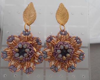 Lotus earrings tutorial. Pdf tutorials. Tutorial ita eng. Photo tutorial. Pattern pdf. Pattern ita eng. Pattern earrings.