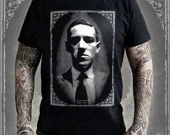 H. P. Lovecraft Portrait T-Shirt | Cthulhu Gothic Horror  | Dark Occult Sci-Fi Literature Clothing Tee Longsleeve
