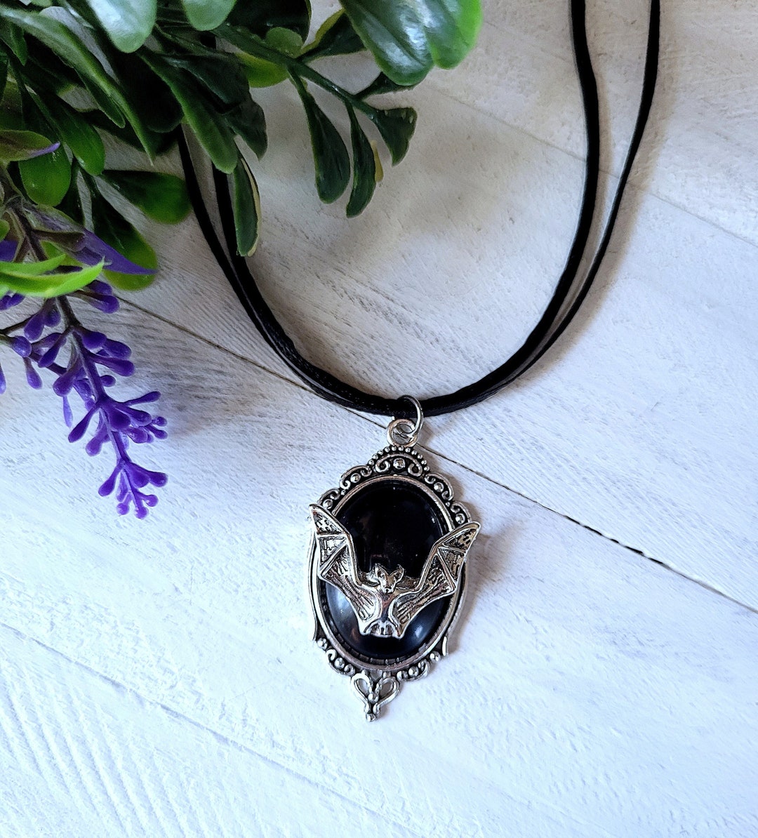 Gothic Bat Cameo Necklace / Gothic Cameo Necklace / Bat Jewelry - Etsy