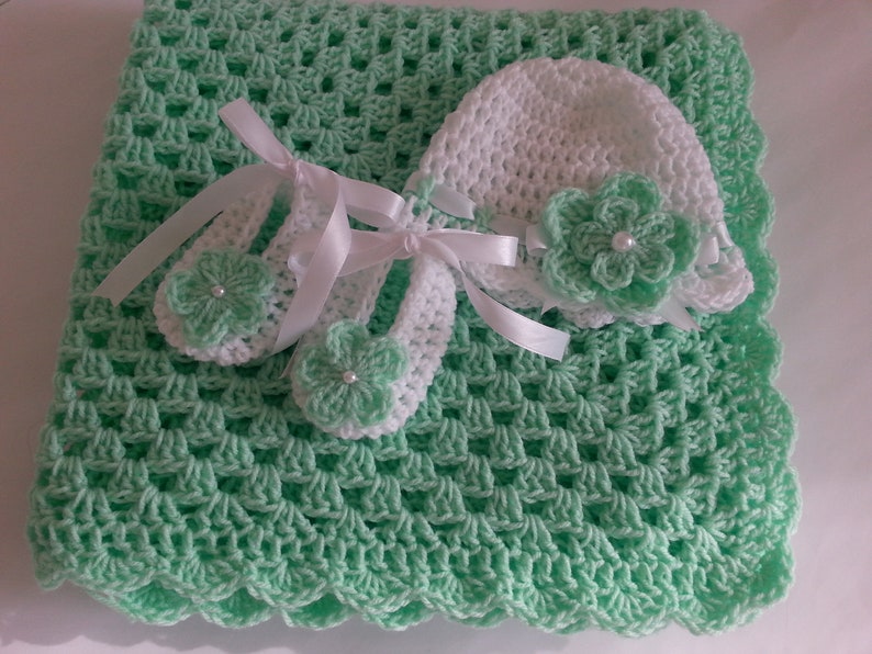 Crochet Baby Blanket Hat and Booties Green White Baby Shower Gift Baby Girl Set Christening Baptism