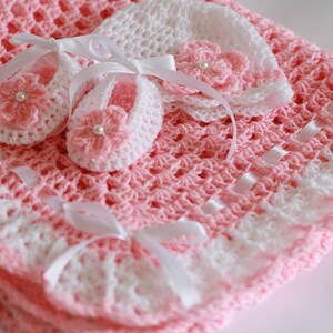 rosa cobija para bautizo tejida a crochet
