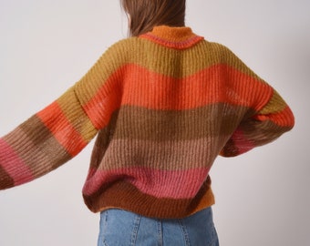 Jasny sweter z moheru Sweter w wielokolorowe paski Kolorowy sweter z golfem Luźny sweter w tęczę Gruby sweter robiony na drutach Sweter boho