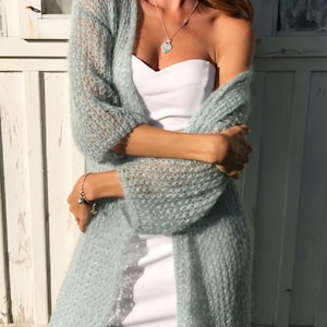 Bestickte blaue leichte Strickjacke in Mohair, Hochzeit Häkeljacke, Lockige Strickjacke, Brautjacke