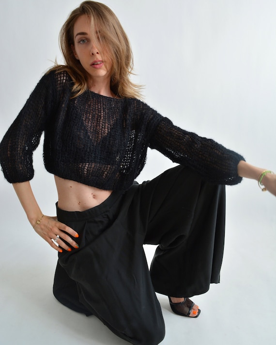 Black cropped knit sweater discount