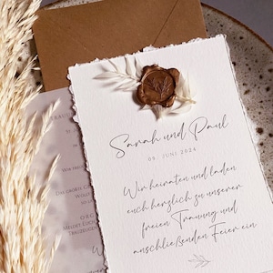 Einladungskarte zur Hochzeit mit Trockenblume
