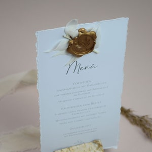 Menükarte für Hochzeitsmenü mit Goldfarbenen Siegel und Trockenblumenzweig, Taufe, Konfirmation, Kommunion