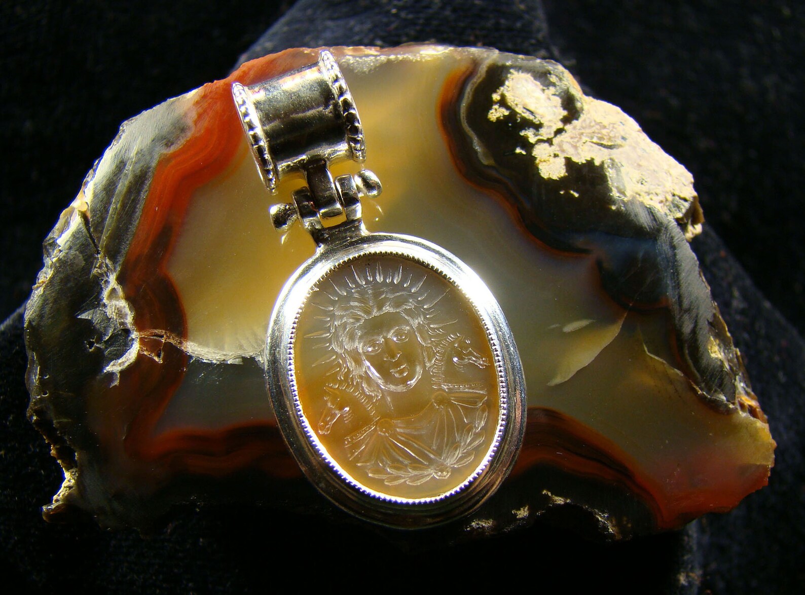 intaglio pendant