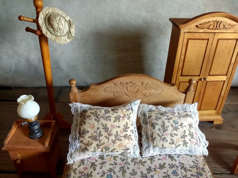 Miniature Dollhouse Bedroom Furniture Bed Nightstand Armoire Mirror Coat Rack Lamp Trunk Carpet